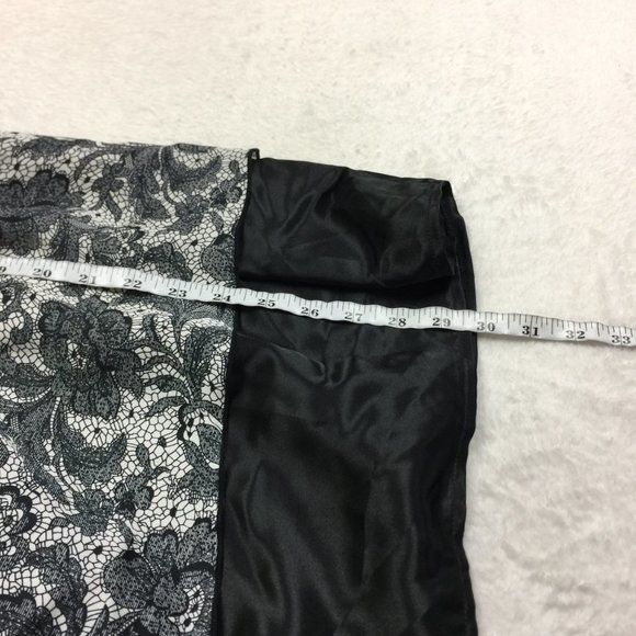 New! Torrid Tank Top Blouse 4X Womans Plus Black White Lace Print Sleeveless - Picture 14 of 14